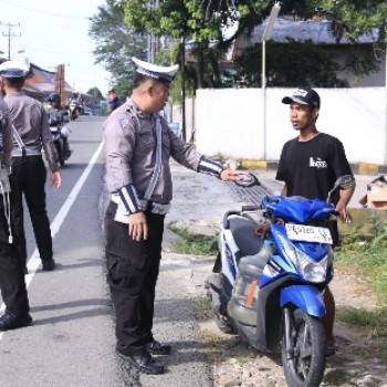 Satgas Keselamatan Salawaku Tegur Pengemudi Yang Langgar Aturan Lalulintas di Ambon