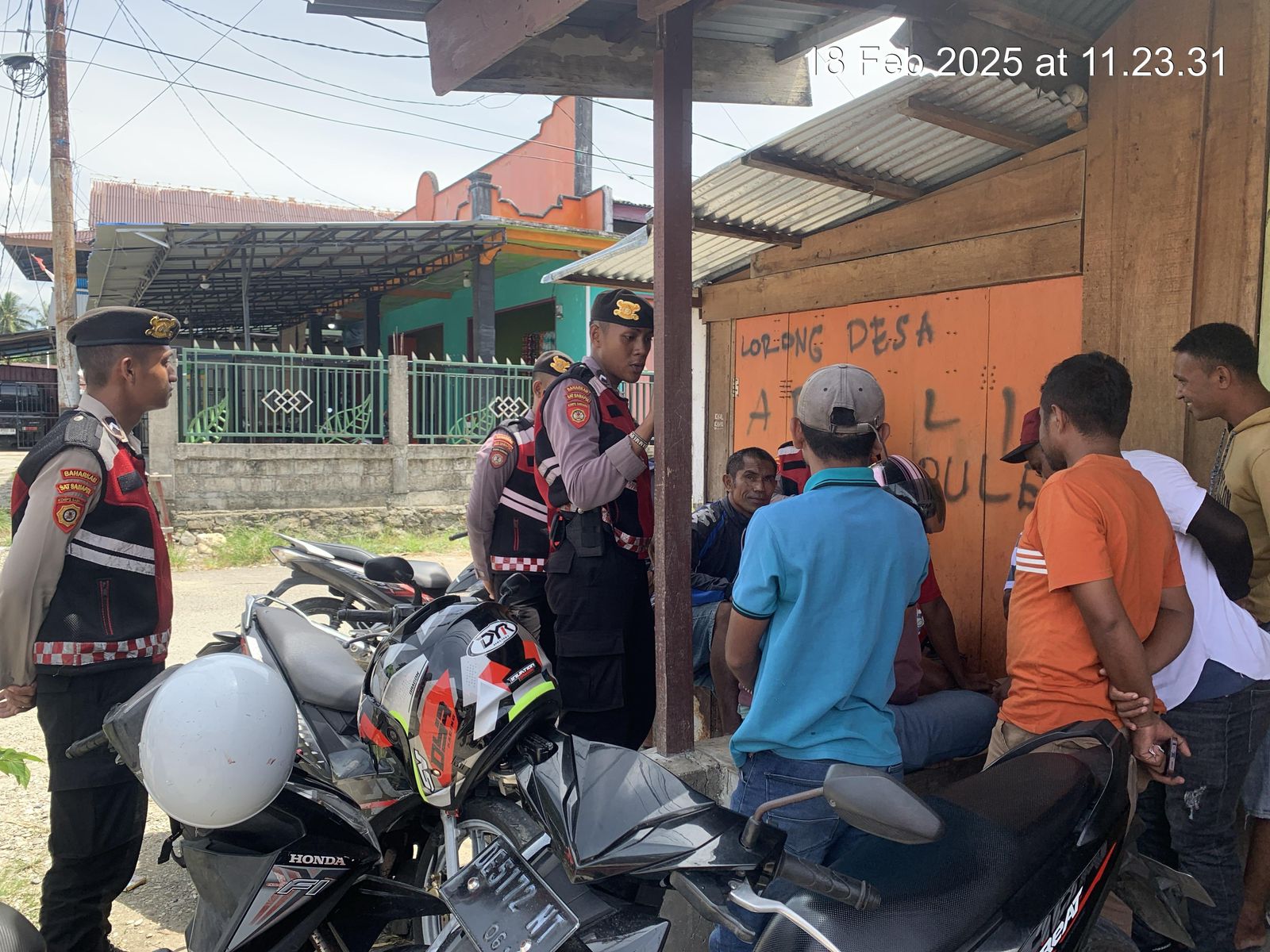 Patroli Antisipasi kejahatan 3 C, Sat Samapta Polres Buru Selatan berikan himbauan kamtibmas