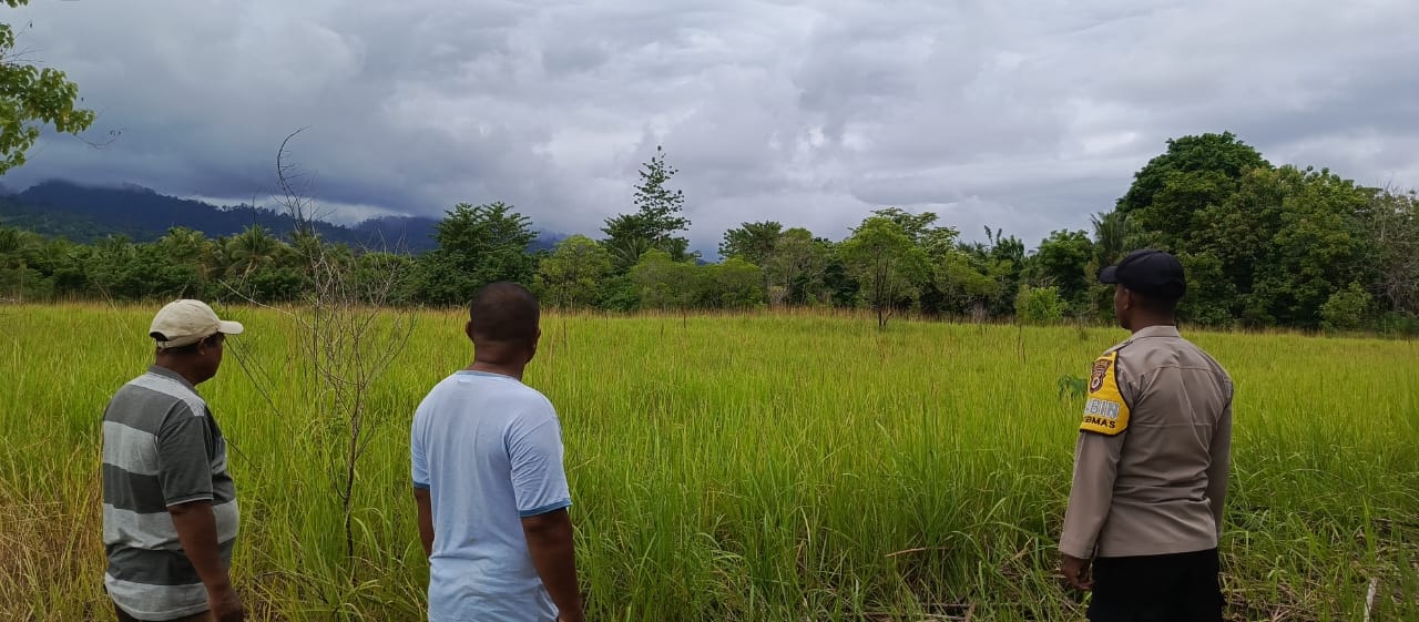 Mengukur Lahan Guna Untuk Menanam Bibit Jagung Polres Buru Siap MendukungProgram Ketahanan Pangan Nasional