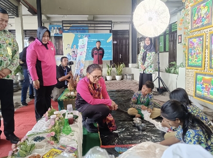 Ny. Juliati Sigit Prabowo Kunjungan ke SLB Kemala Bhayangkari 2 Gresik