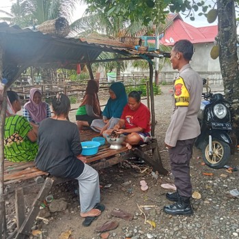 Sambang, Upaya Bhabinkamtibmas Polsek Leksula Jaga Kamtibmas di Desa Binaannya