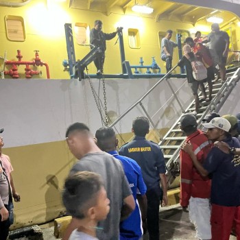 KPPP Polsek Kisar Berikan Pengamanan, Layani Aktifitas Warga di Pelabuhan Laut Wonreli