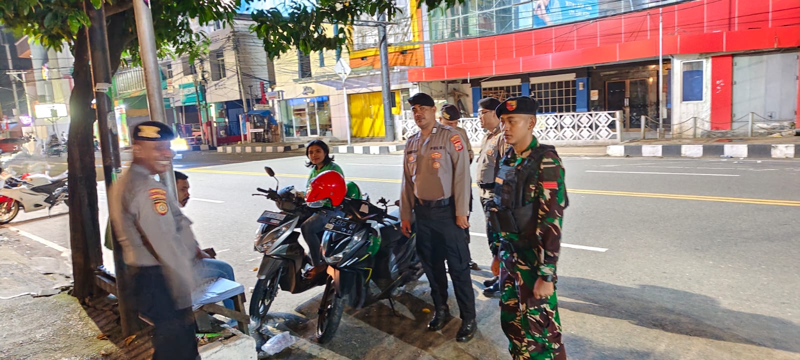TNI-POLRI GELAR PATROLI MALAM SELAMA RAMADHAN, CEGAH GANGGUAN KAMTIBMAS