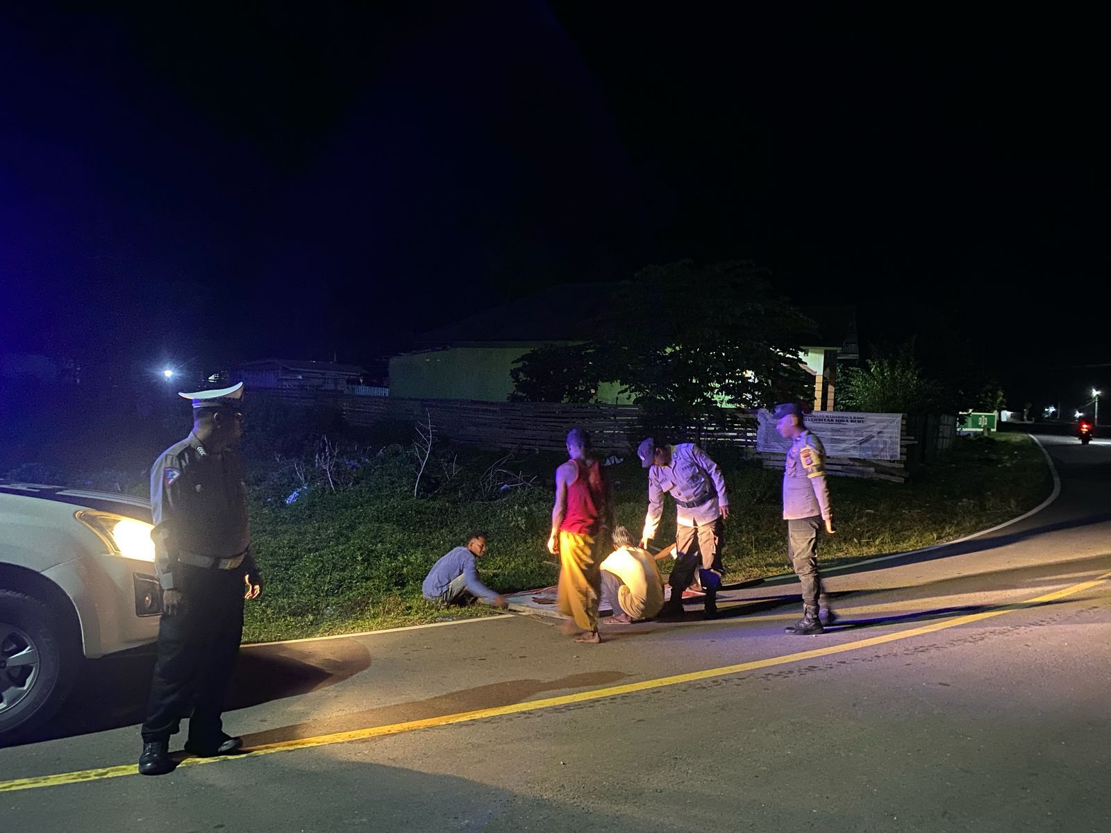 Polsek Namrole Gelar Patroli Subuh , Wujudkan Keamanan Selama Ramadhan