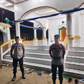 POLSEK AMBALAU LAKSANAKAN PENGAMANAN SHOLAT TARAWIH DI MASJID NURUL SIWAR