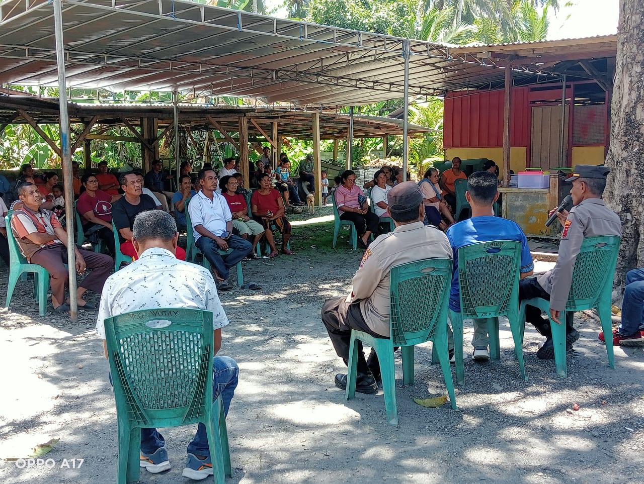 Sampaikan Kamtibmas Ke warga, Sat Binmas Polres Maluku Tengah Laksanakan Minggu Kasih