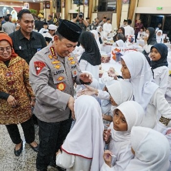 Berbagi Takjil dan Buka Puasa Bersama, Kapolri Perkuat Sinergi dengan Media dan Masyarakat