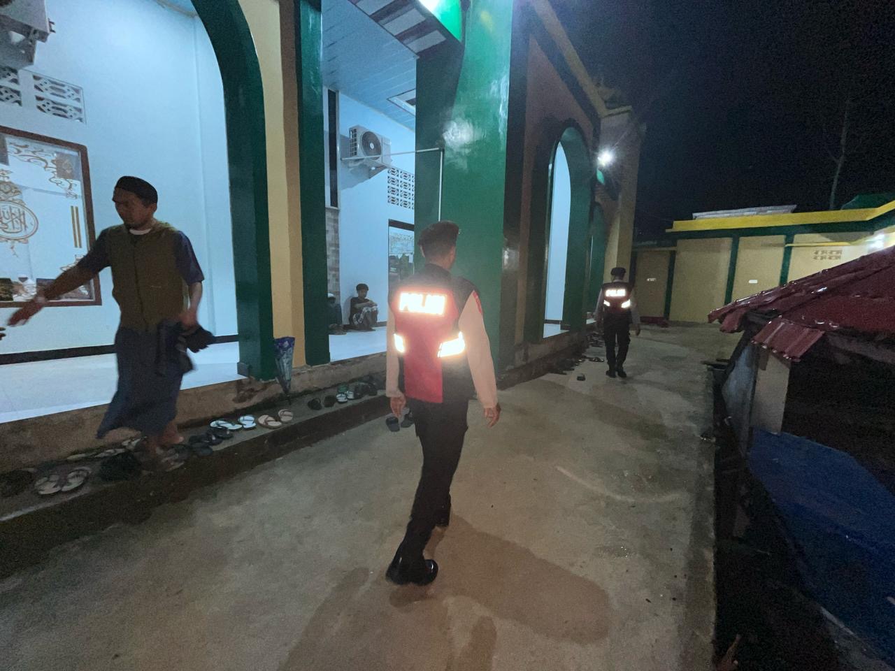 Berikan rasa aman saat Sholat subuh, Sat Samapta Polres Kepulauan Tanimbar gelar Patroli rutin