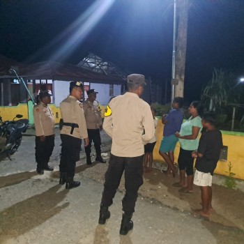 Jaga Kamtibmas Personil Polsek Taniwel Timur Giat Patroli Malam.