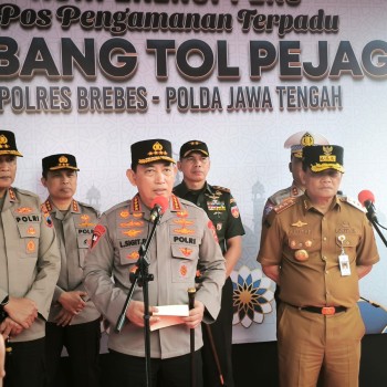 Kapolri Turun ke Posko Terpadu, Pastikan Kesiapan Personel Operasi Ketupat 2025