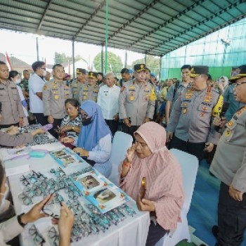 Kunjungi Polda Sumut, Kapolri Tinjau Renovasi Masjid hingga Bakti Sosial