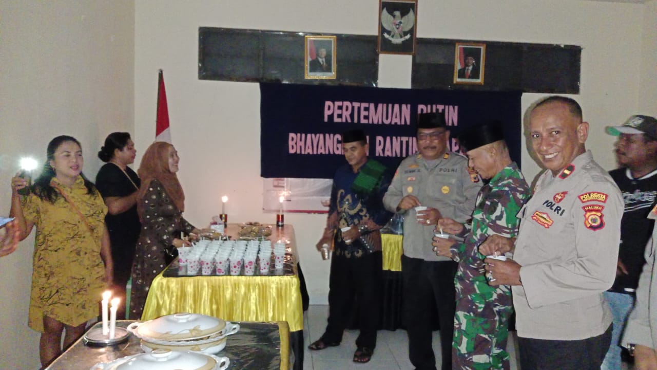 Polsek Saparua Gelar Buka Puasa Bersama, Pererat Kebersamaan dan Soliditas