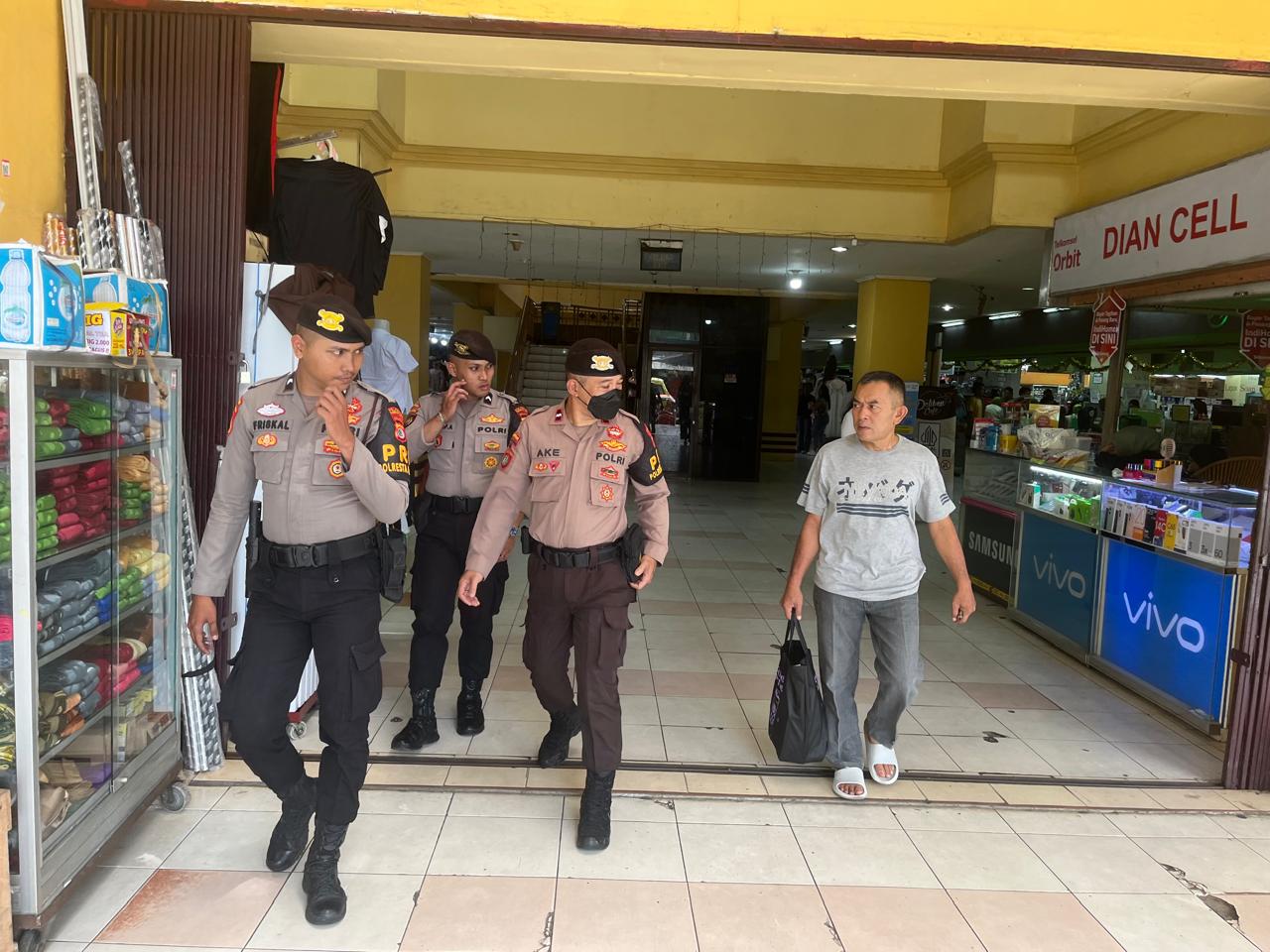 Jelang Idul Fitri, Polresta Ambon Intensifkan Patroli di Pusat Perbelanjaan