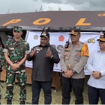 Bupati Yahukimo Bantah Isu Keterlibatan TNI-Polri Jadi Guru dan Nakes, Juga Siap Mundur Jika Terbukti