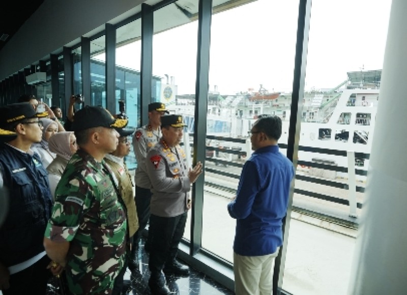 Tinjau Pelabuhan Merak, Kapolri Sebut Terjadi Penguraian Kepadatan Imbas Kebijakan Diskon Tiket dan WFA