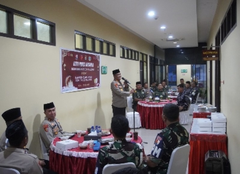 Propam Polda Maluku Buka Puasa Bersama Unsur POM TNI