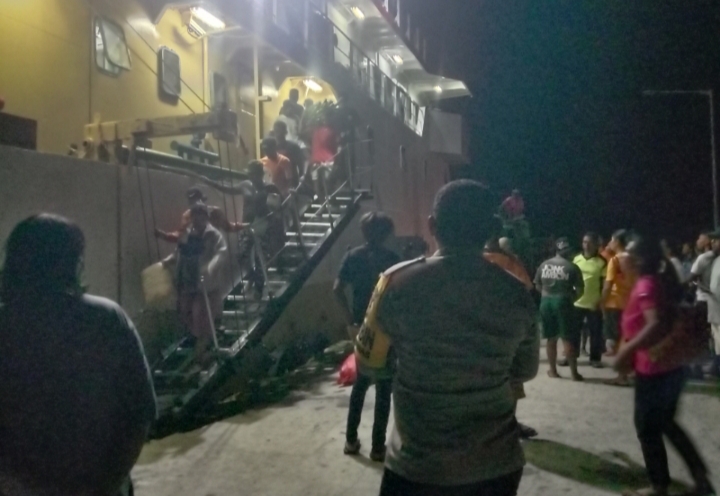 KPPP Polsek Babar Timur Berikan Pelayanan maksimal terkait Aktifitas Warga di Pelabuhan Laut Masela