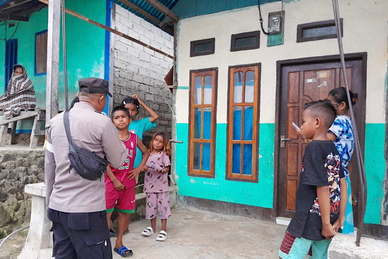 Berikan motivasi dan edukasi sejak dini, Bhabinkamtibmas Arma I sambangi Anak-Anak