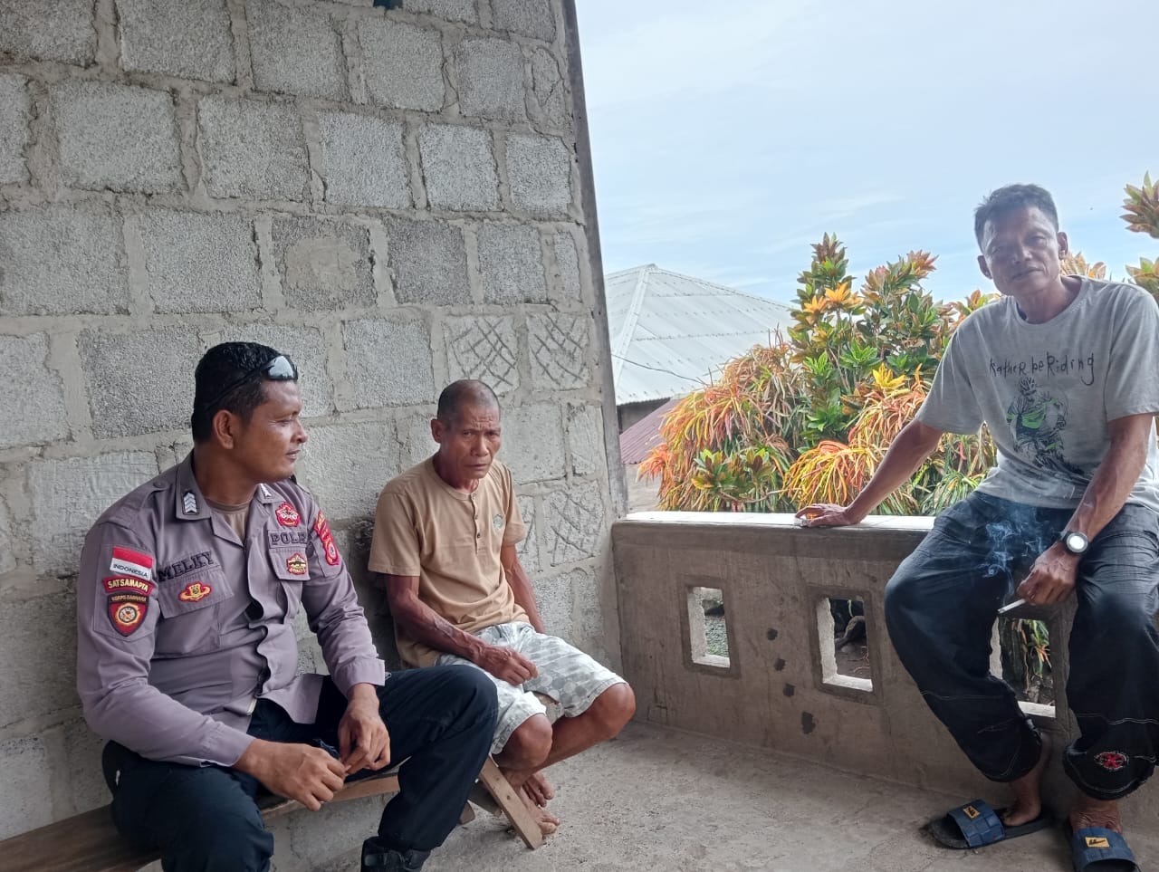 Bhabinkamtibmas Desa Kehli  Bripka Tiotor Ajak Warga Berperan Aktif Jaga Kamtibmas