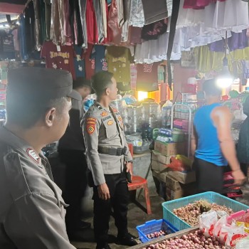 Polsek Saparua Gelar Patroli Rutin, Pererat Silaturahmi dan Jaga Stabilitas Kamtibmas