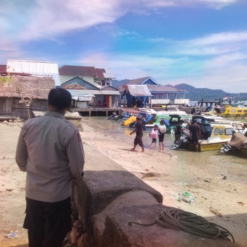 Polsek Salahutu Gelar Patroli Dialogis, Wujudkan Rasa Aman di Kawasan Pelabuhan