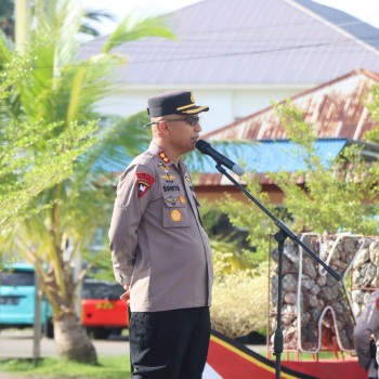 Arahan Kapolres Kepulauan Aru pada jam pimpinan di Saat Apel Pagi
