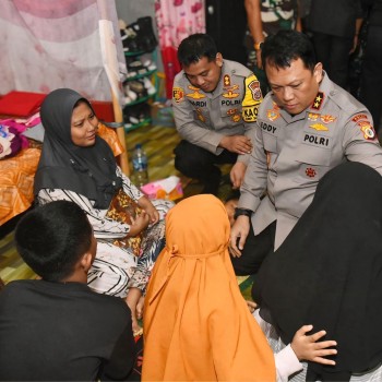 Gugur Saat Lerai Bentrokan, Bripka Husni Dianugerahi Kenaikan Pangkat Anumerta