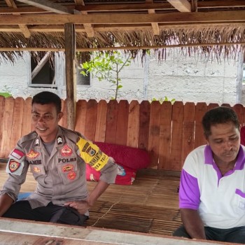 Bhabinkamtibmas Briptu Lambiombir Ajak Warga Desa Tela Jaga Situasi Kamtibmas
