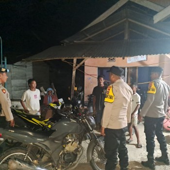 Giat patroli malam Polsek Taniwel Timur Ciptakan Rasa Aman.