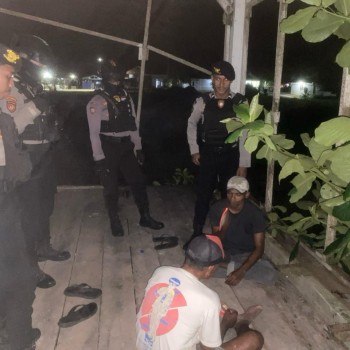 Patroli Malam Hari Satuan Samapta Ciptakan Situasi Aman Dan Kondusif.l