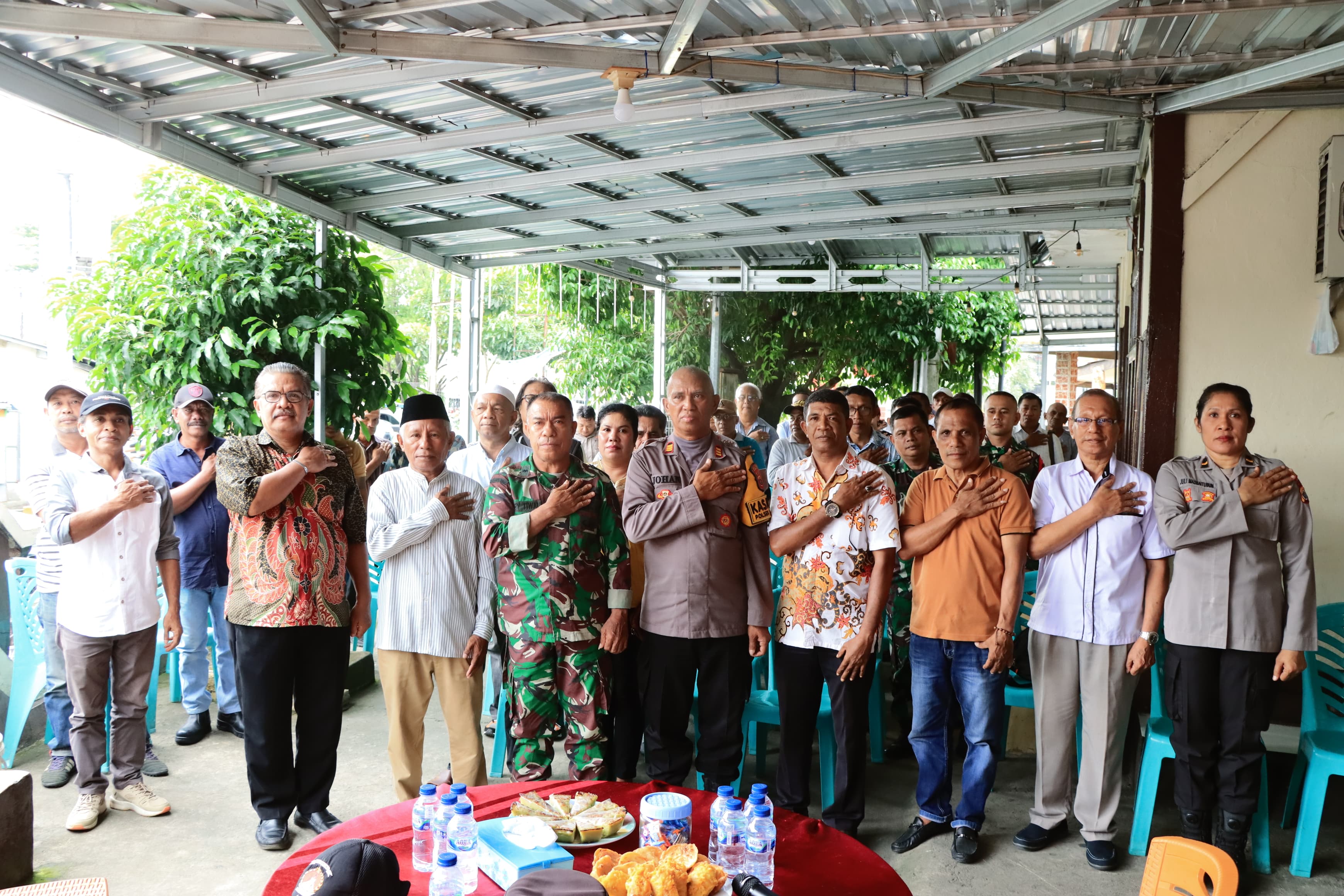 Perkuat Sinergi, Polsek Nusaniwe Gelar “Duduk Bacarita Kamtibmas” Bersama Tokoh Masyarakat
