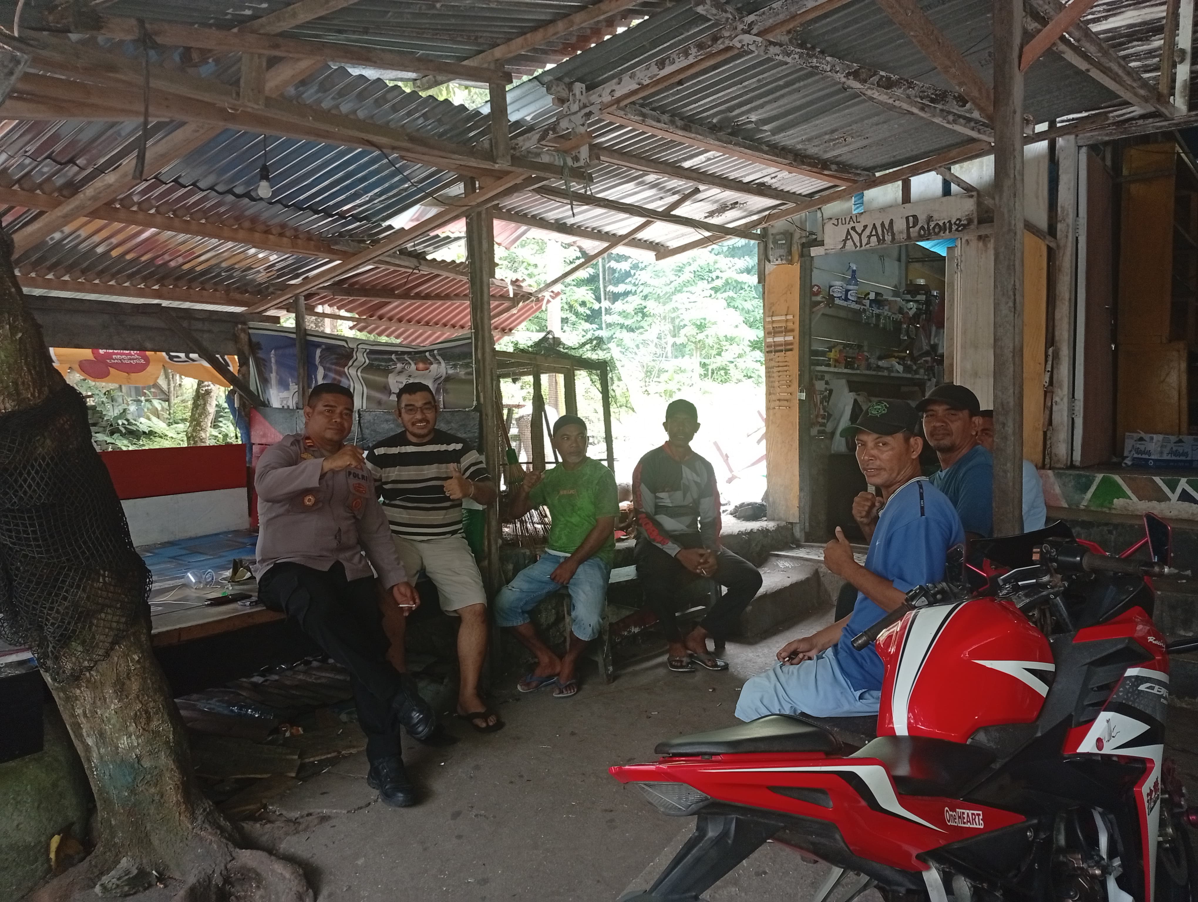 Bangun Silaturahmi, Polsek Pulau Haruku Lakukan Sambang ke Tokoh Masyarakat Negeri Kailolo