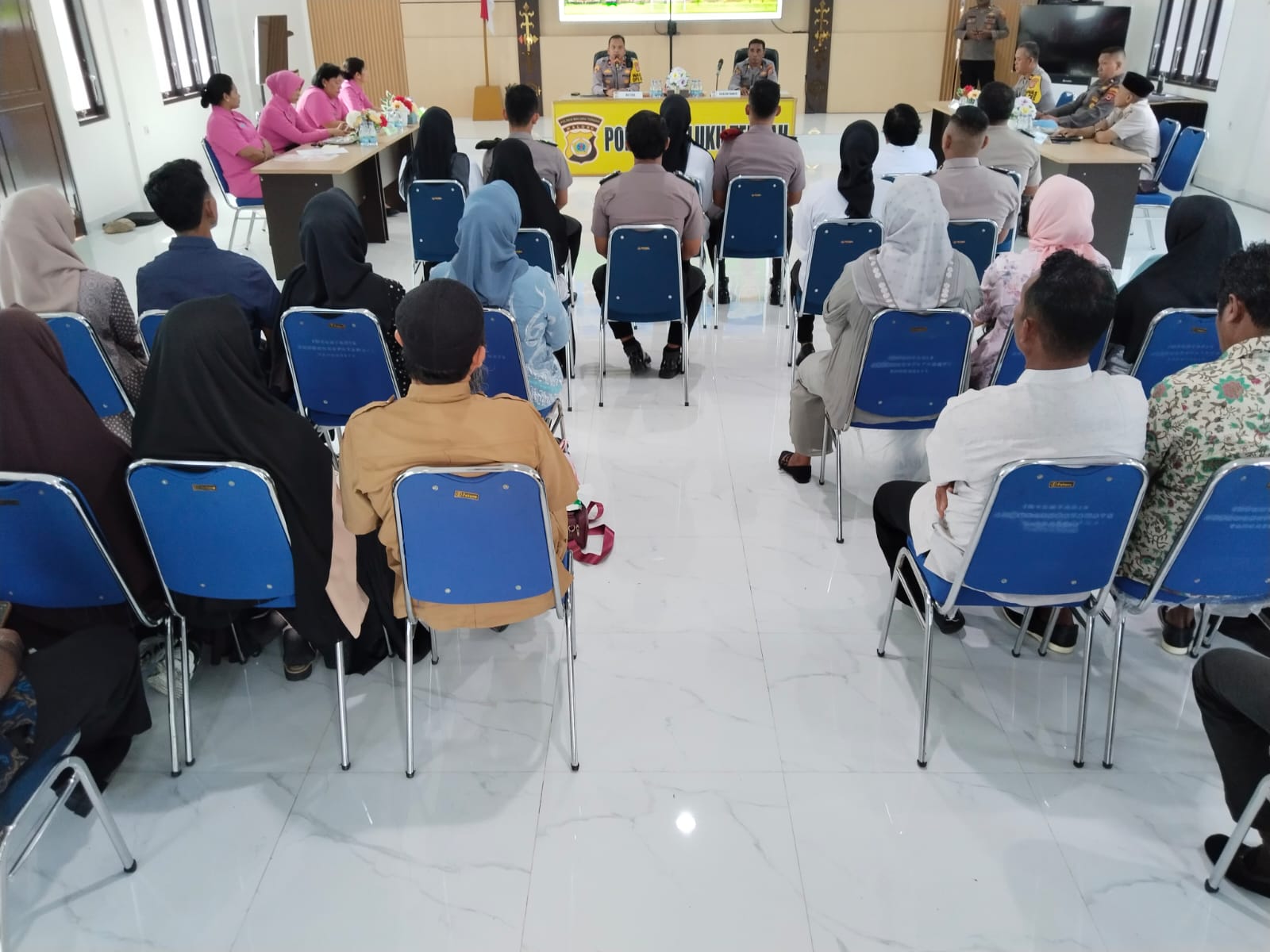 Waka Polres Malteng Kembali Beri Himbauan Kamtibmas Lewat Jumat Curhat