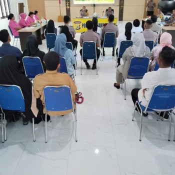 Waka Polres Malteng Kembali Beri Himbauan Kamtibmas Lewat Jumat Curhat