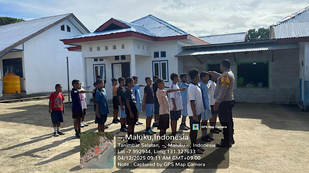 Bhabinkamtibmas Olilit Raya 1 tingkatkan disiplin bagi Pelajar SMP, lewat latihan PBB
