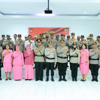 Polresta Ambon Gelar Upacara Serah Terima Jabatan Kapolsek Leitimur Selatan