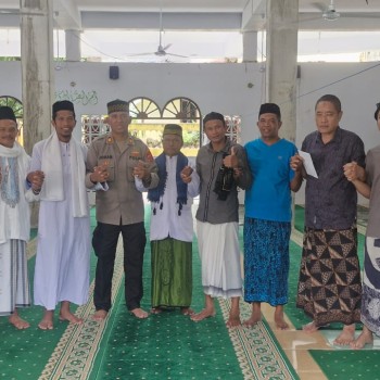 Kapolsek Nusaniwe Ajak Tokoh Masyarakat dan Tokoh Agama Air Salobar Bersinergi Jaga Kamtibmas