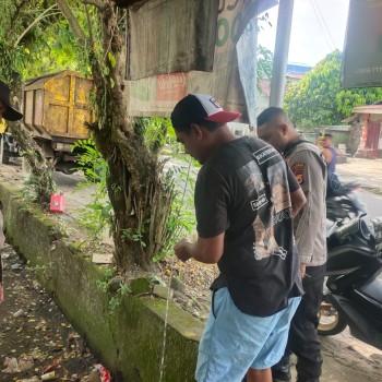 Polsek Teluk Ambon Sita dan Musnahkan 5 Liter Sopi dalam Razia Cipta Kondisi