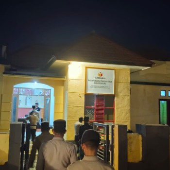 Polres Buru Laksanakan Patroli Cipta Kondisi, Pastikan Situasi Aman Pasca Pleno Rekapitulasi Hasil Pemilu