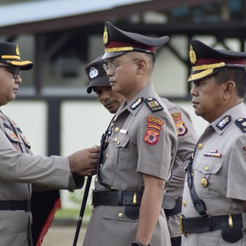 Kapolres SBT Pimpin Sertijab Kabag Ops