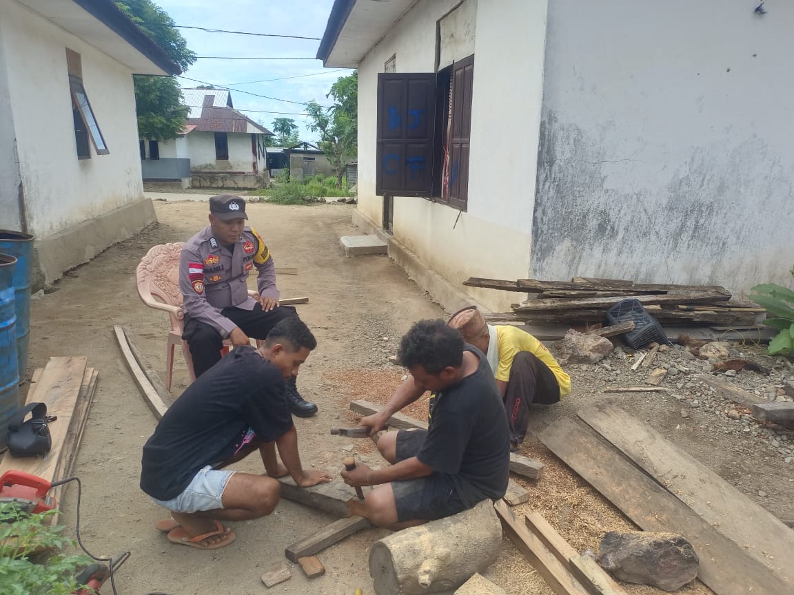 Bhabinkamtibmas Bripka Gunawan Sosialisasikan Kamtibmas Kepada Warga Desa Masapun