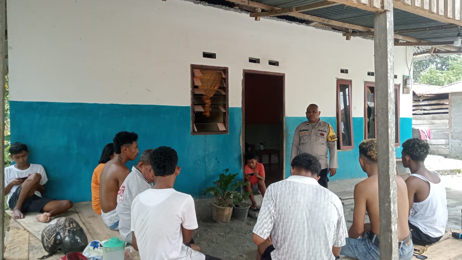 Bhabinkamtibmas Negeri Yafila, AIPDA M.R Werluka Kembali Melaksanakan Kegiatan Sambang
