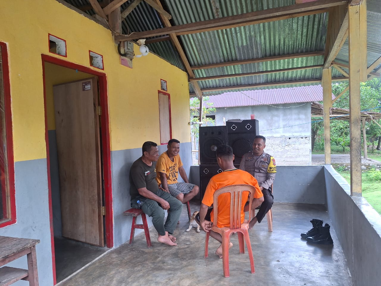 Bhabinkamtibmas Bripka Maryo Pietersz Kembali  Melaksanakan Kegiatan Sambang Kamtibmas