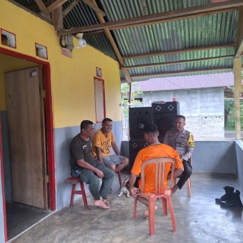 Bhabinkamtibmas Bripka Maryo Pietersz Kembali  Melaksanakan Kegiatan Sambang Kamtibmas