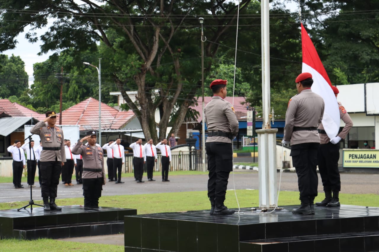 Gelar Upacara Hari Kesadaran Nasional, Wakapolres SBT Tekankan Disiplin dan Loyalitas