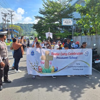POLSEK BAGUALA LAKUKAN PENGAMANAN KEGIATAN KARNAVAL PASKAH TK & SD PROSCONEO DI NEGERI PASSO
