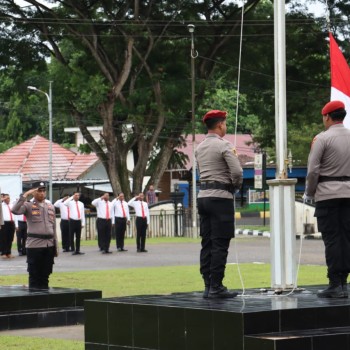 Gelar Upacara Hari Kesadaran Nasional, Wakapolres SBT Tekankan Disiplin dan Loyalitas