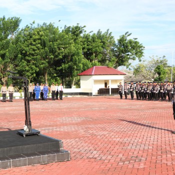 Waka Polres Buru Kompol H. Akmil Djapa Pimpin Upacara Hari Kesadaran Nasional