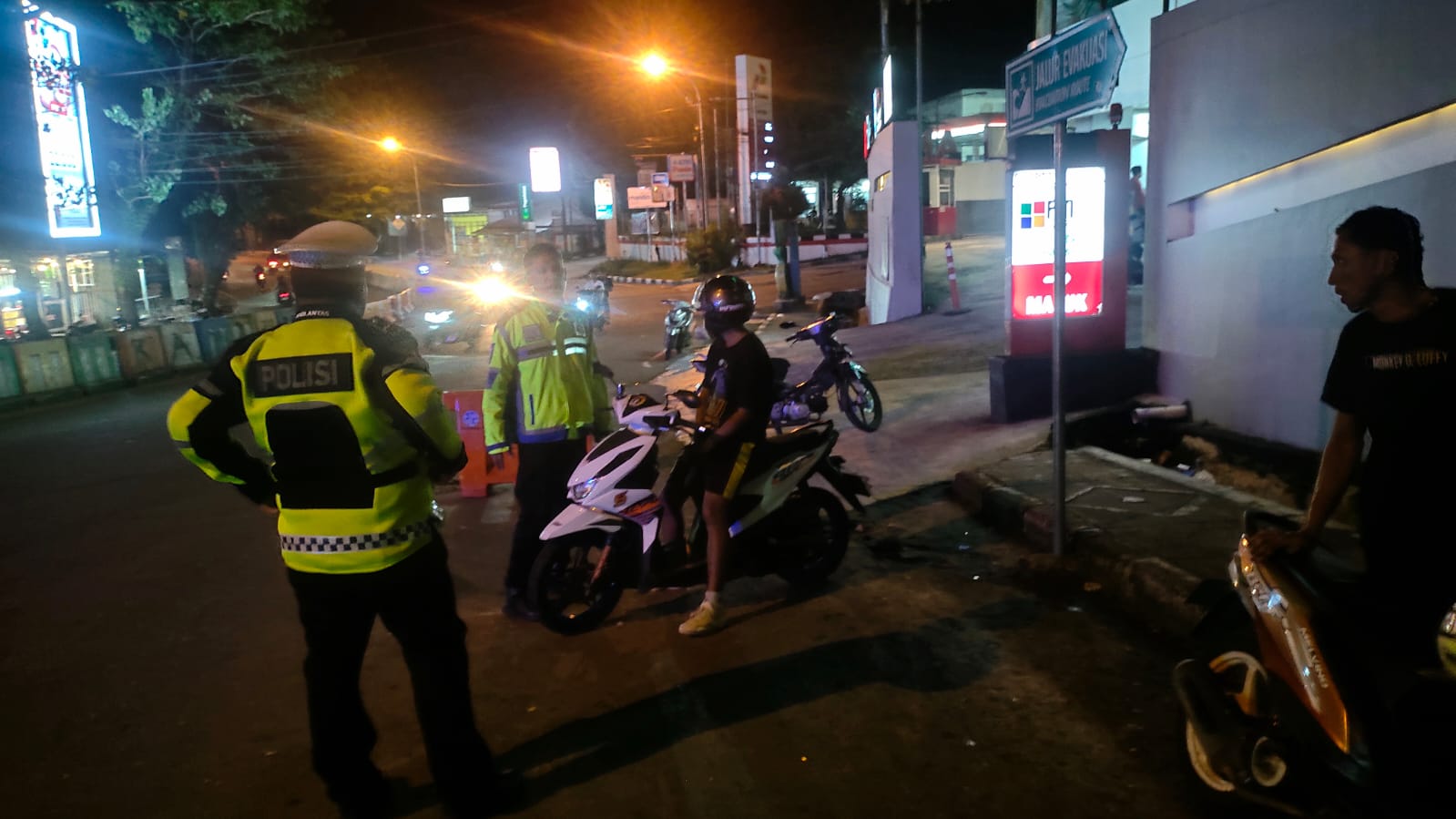 Sat Lantas Polresta Ambon Gelar Patroli Malam Antisipasi Balap Liar dan Gangguan Kamtibmas