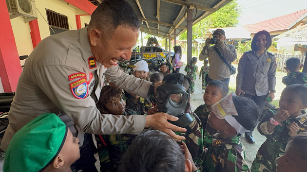 Outing Class, KB TK Satria Wijaya Kusuma Yonif 734 SNS Saumlaki kunjungi Polres Kepulauan Tanimbar